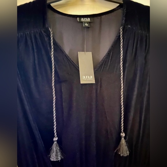 NWT Black Velvet Floral Embroidery Dress 20” Bust, 15” Waist, 38.5” L - Picture 4 of 7